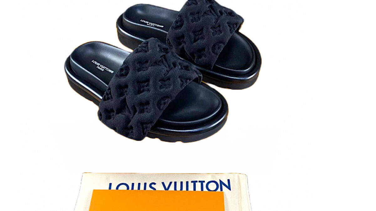 Louis Vuitton Pool Pillow Puffer Padded Black Nylon Sliders LV