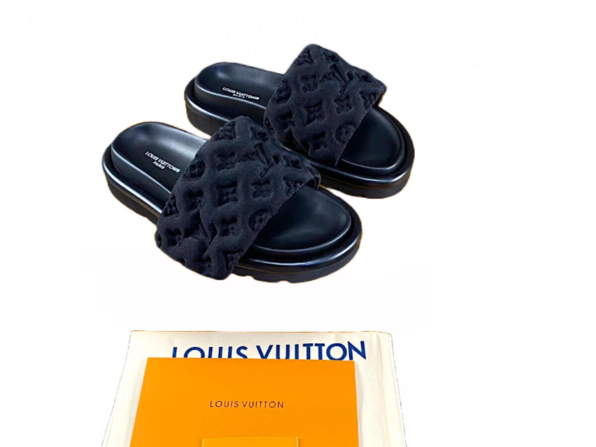 Pool pillow leather mules Louis Vuitton Black size 39 EU in